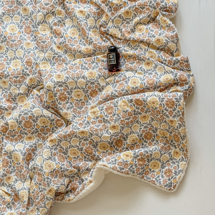 91家纺网 家纺一手货源 找家纺 （总）布柔 2025新款原麻皱皱纱羊羔绒双层毛毯多功能盖毯午睡沙发毯子