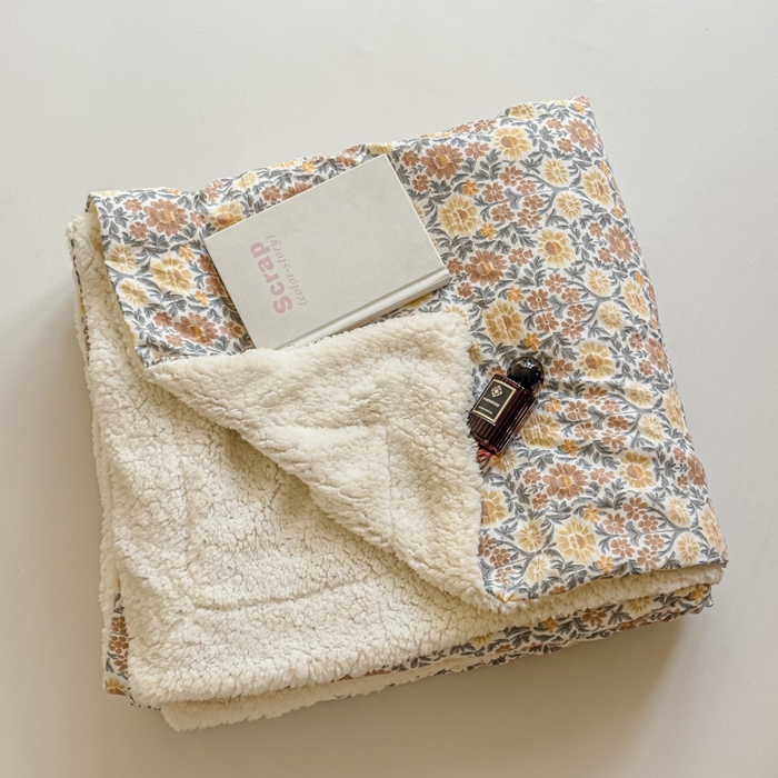 91家纺网 家纺一手货源 找家纺 （总）布柔 2025新款原麻皱皱纱羊羔绒双层毛毯多功能盖毯午睡沙发毯子