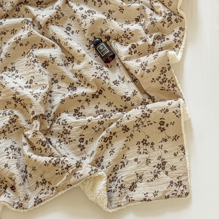 91家纺网 家纺一手货源 找家纺 布柔 2025新款原麻皱皱纱羊羔绒双层毛毯多功能盖毯午睡沙发毯子 秋序盖毯