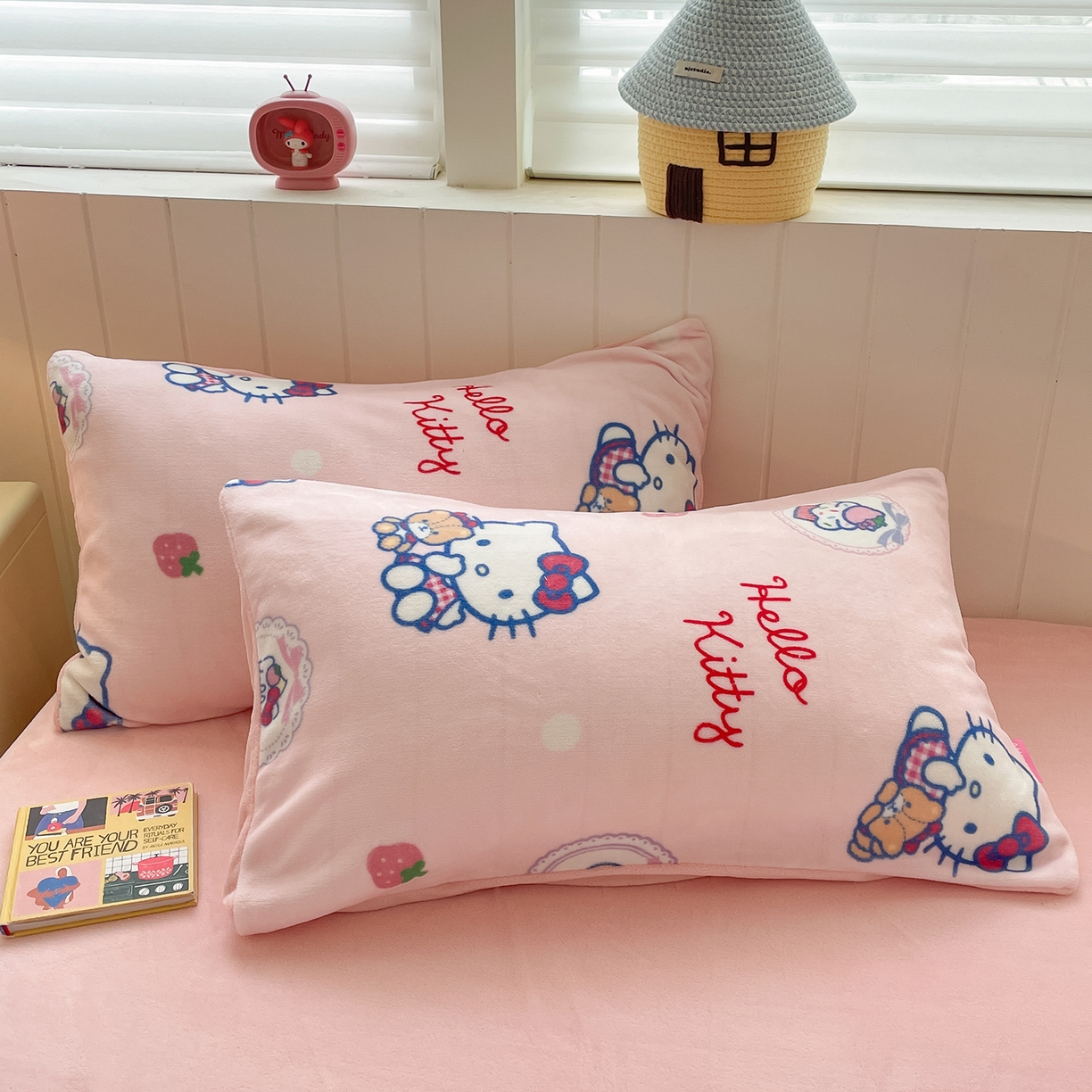 91家纺网 家纺一手货源 找家纺 桃子家居 2025新款A类正版三丽鸥授权卡通加厚高克重牛奶绒系列四件套 绒三丽鸥-甜美kitty