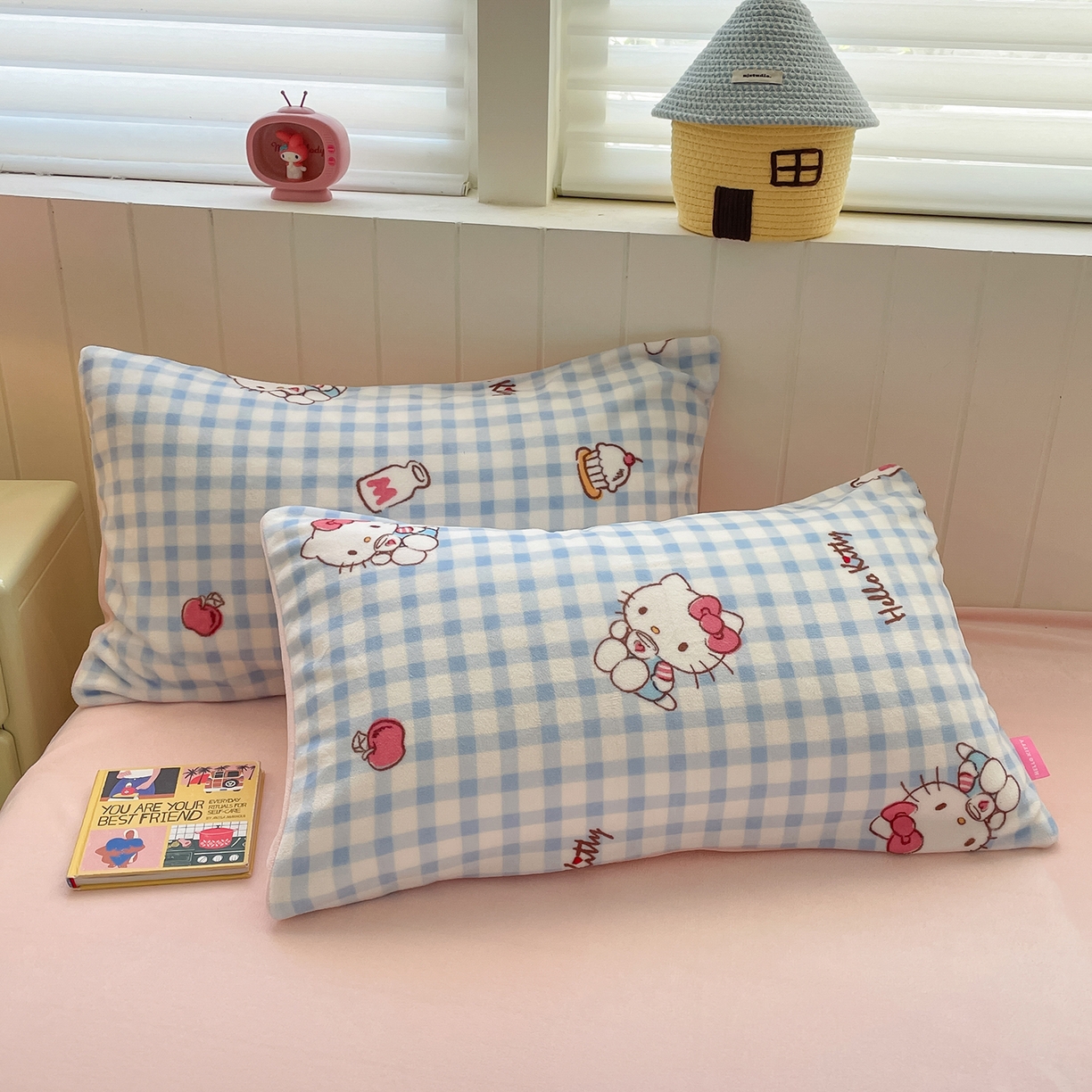 91家纺网 家纺一手货源 找家纺 桃子家居 2025新款A类正版三丽鸥授权卡通加厚高克重牛奶绒系列四件套 绒三丽鸥-甜心kitty蓝