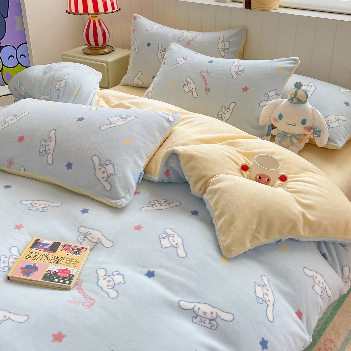 91家纺网 家纺一手货源 找家纺 桃子家居 2025新款A类正版三丽鸥授权卡通加厚高克重牛奶绒系列四件套 绒三丽鸥-星星玉桂狗
