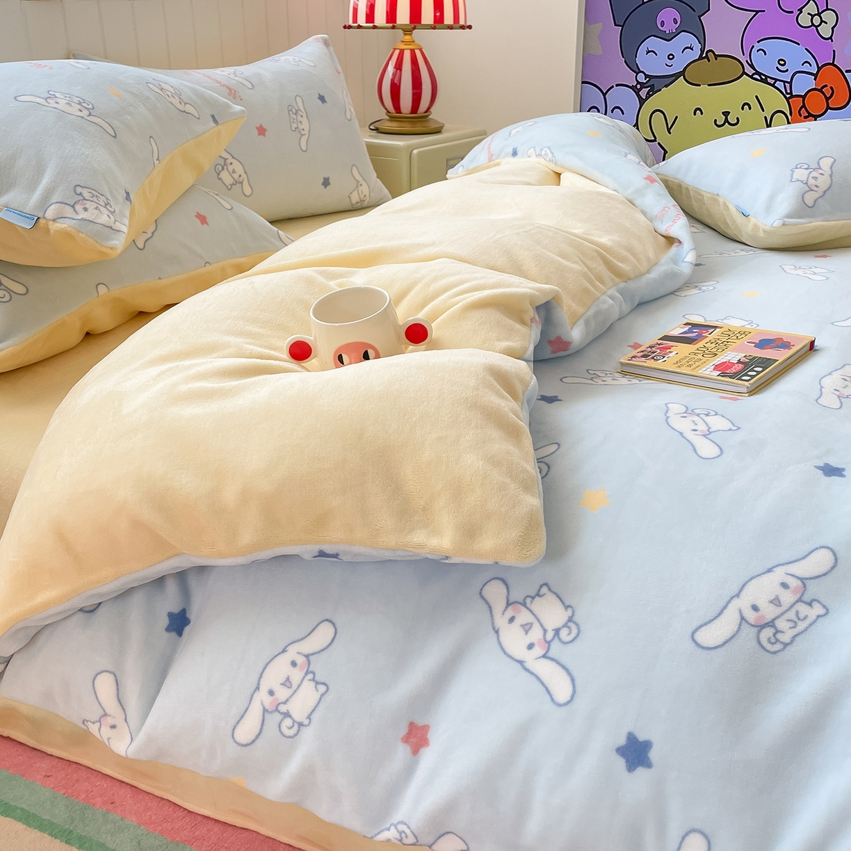 91家纺网 家纺一手货源 找家纺 桃子家居 2025新款A类正版三丽鸥授权卡通加厚高克重牛奶绒系列四件套 绒三丽鸥-星星玉桂狗