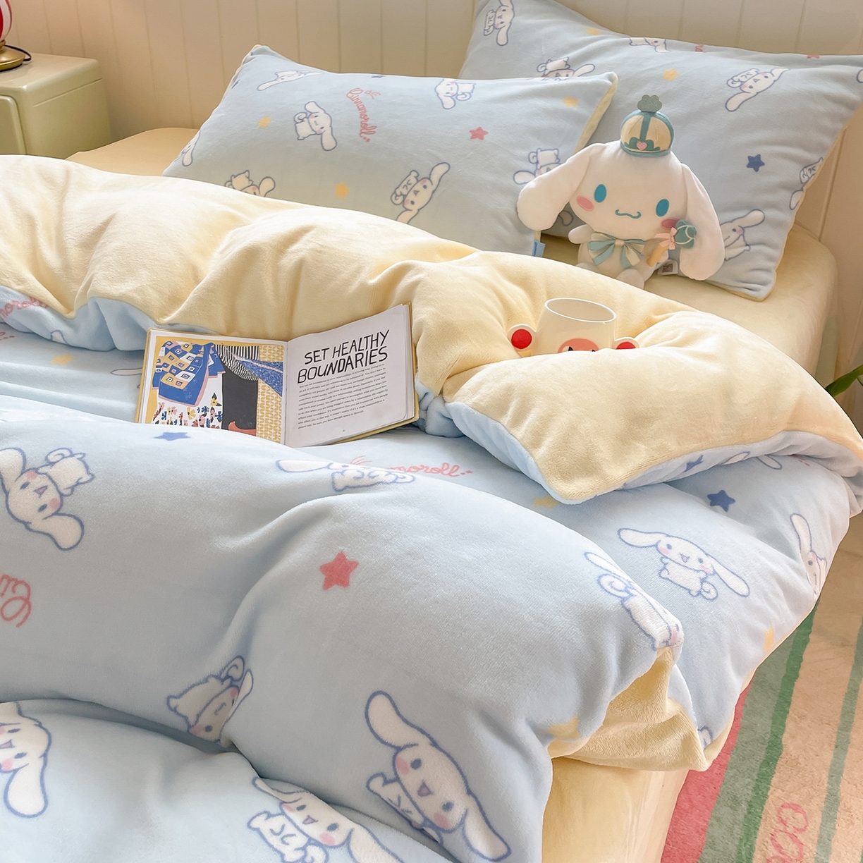 91家纺网 家纺一手货源 找家纺 桃子家居 2025新款A类正版三丽鸥授权卡通加厚高克重牛奶绒系列四件套 绒三丽鸥-星星玉桂狗