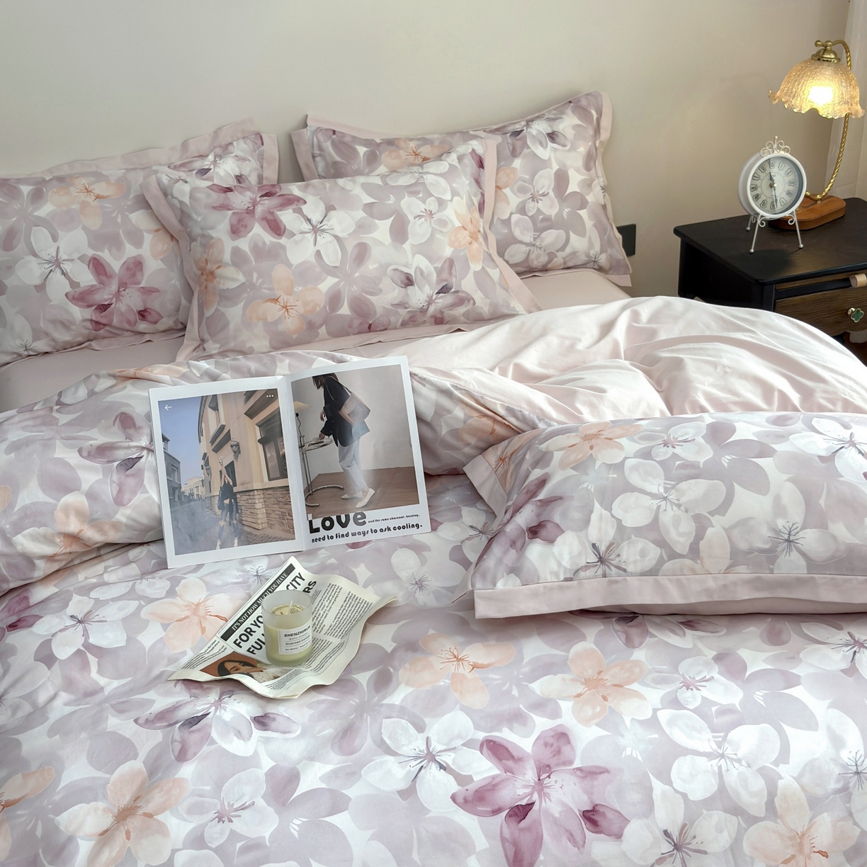 91家纺网 家纺一手货源 找家纺 未来家居 2025新款秋冬全棉加厚磨毛纯色印花缺角工艺系列高端礼盒包装四件套 碧影-粉