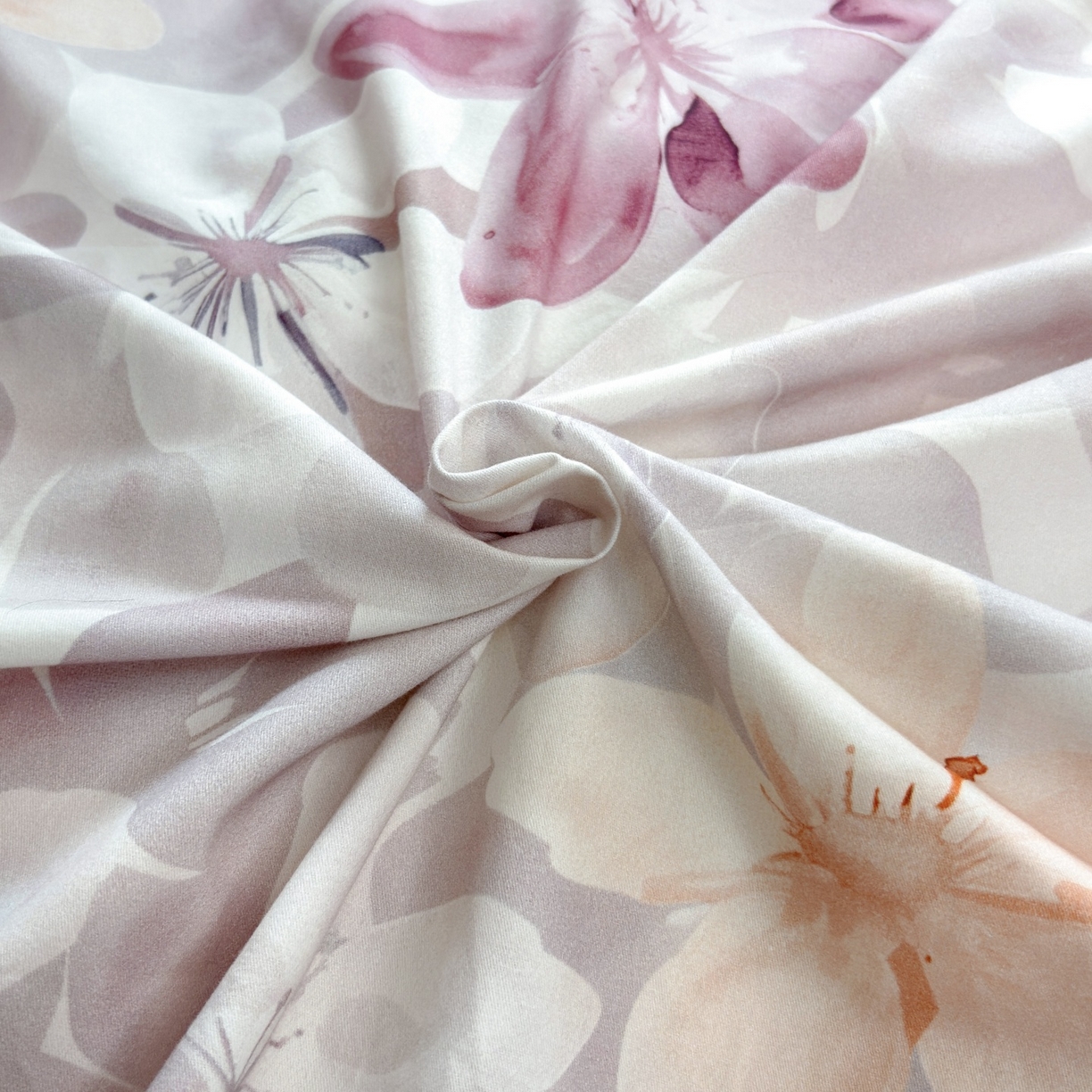 91家纺网 家纺一手货源 找家纺 未来家居 2025新款秋冬全棉加厚磨毛纯色印花缺角工艺系列高端礼盒包装四件套 碧影-粉