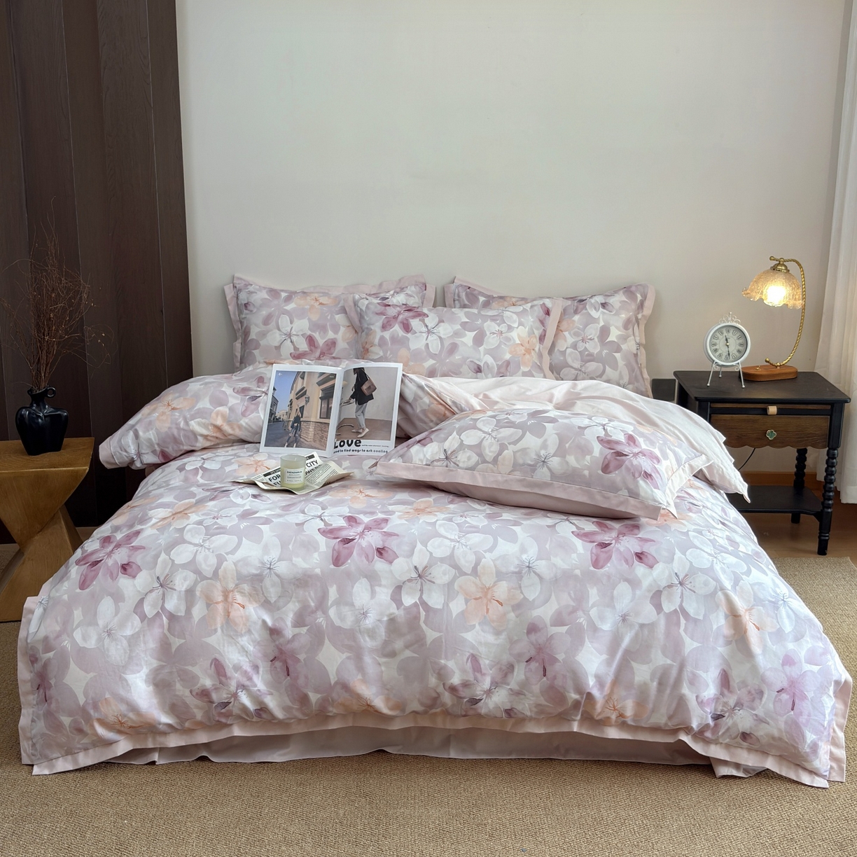 91家纺网 家纺一手货源 找家纺 未来家居 2025新款秋冬全棉加厚磨毛纯色印花缺角工艺系列高端礼盒包装四件套 碧影-粉