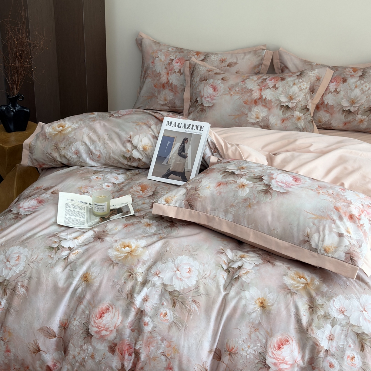 91家纺网 家纺一手货源 找家纺 未来家居 2025新款秋冬全棉加厚磨毛纯色印花缺角工艺系列高端礼盒包装四件套 灿漫悠然-粉