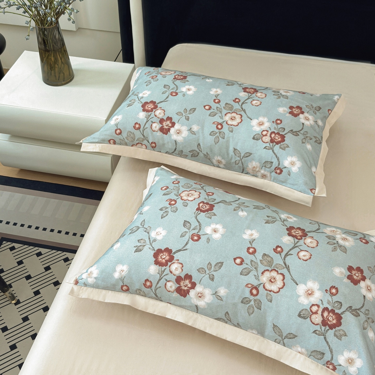 91家纺网 家纺一手货源 找家纺 未来家居 2025新款秋冬全棉加厚磨毛纯色印花缺角工艺系列高端礼盒包装四件套 兰茵-蓝