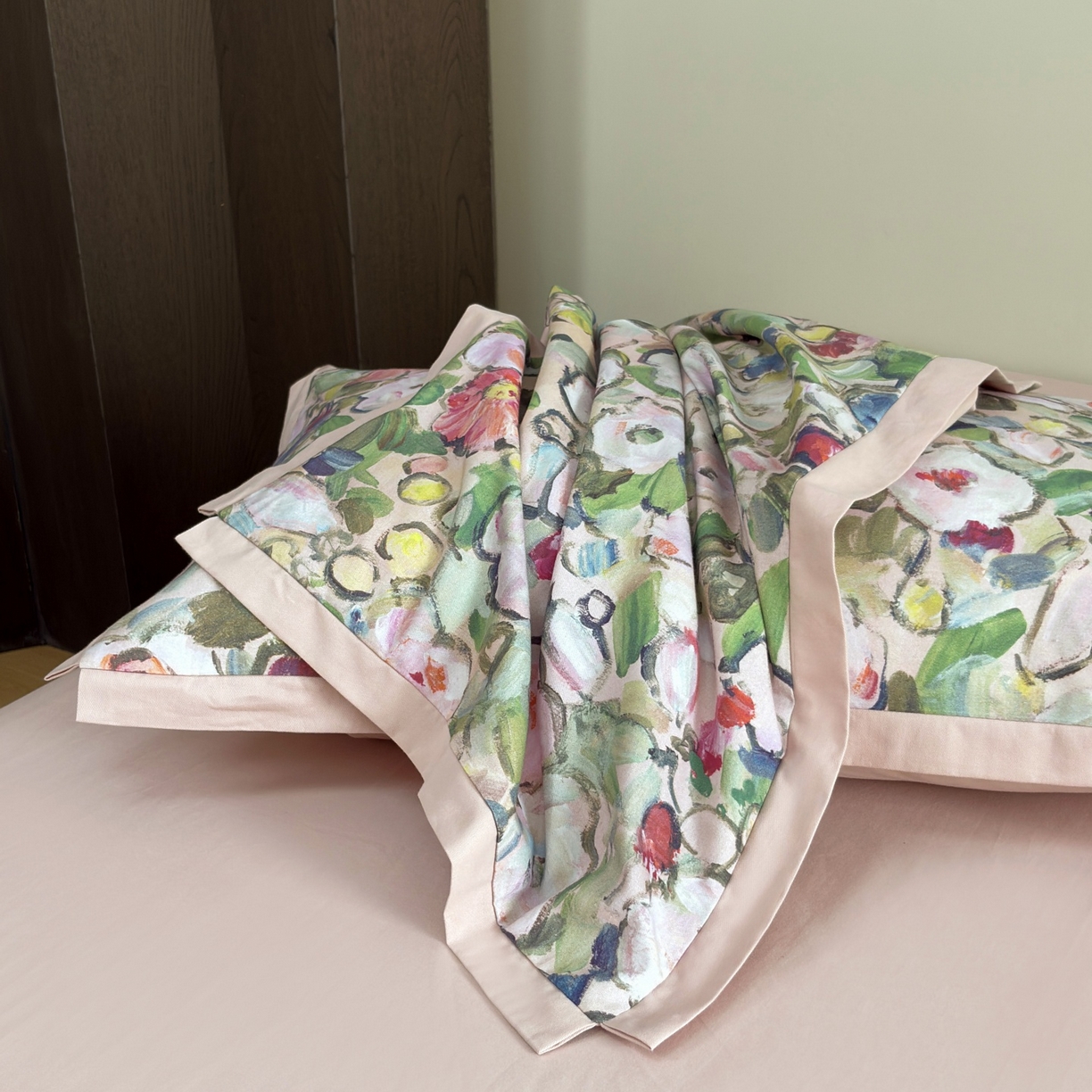 91家纺网 家纺一手货源 找家纺 未来家居 2025新款秋冬全棉加厚磨毛纯色印花缺角工艺系列高端礼盒包装四件套 兰朵-绿