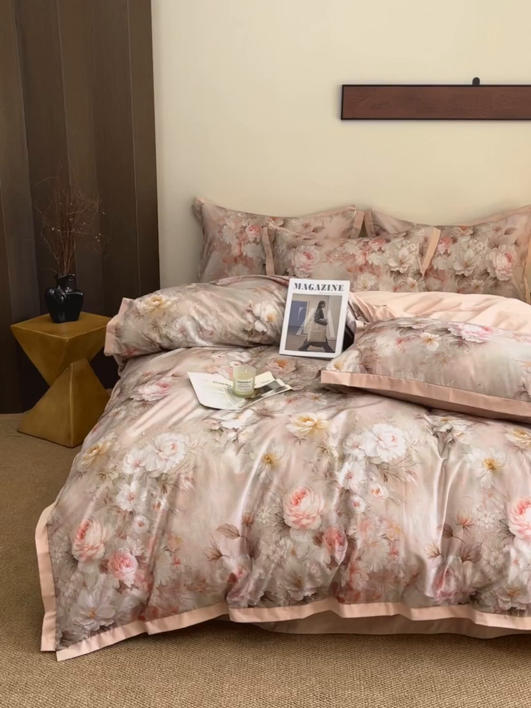 91家纺网 家纺一手货源 找家纺 未来家居 2025新款秋冬全棉加厚磨毛纯色印花缺角工艺系列高端礼盒包装四件套 灿漫悠然-粉