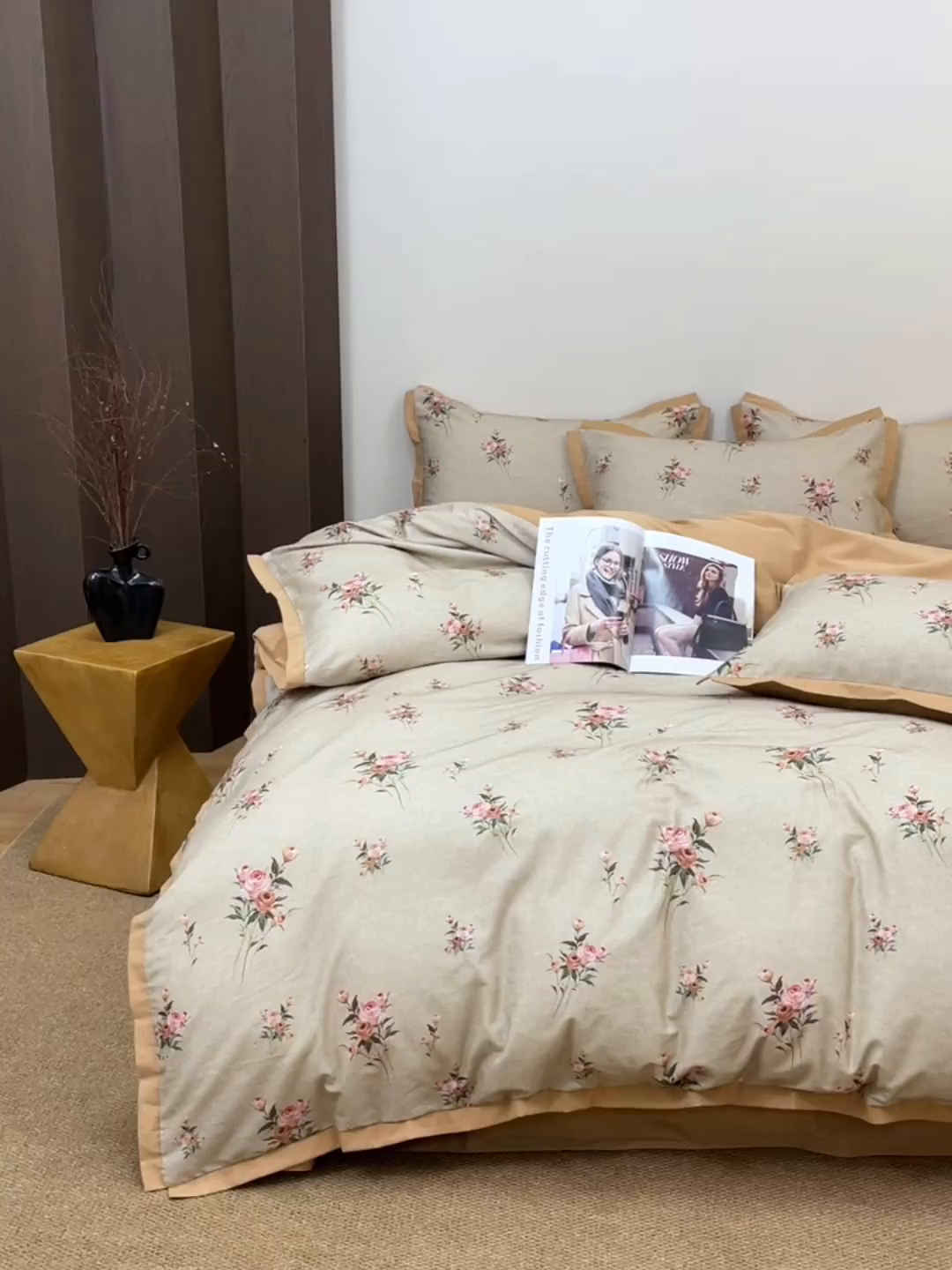 91家纺网 家纺一手货源 找家纺 未来家居 2025新款秋冬全棉加厚磨毛纯色印花缺角工艺系列高端礼盒包装四件套 芸香-咖