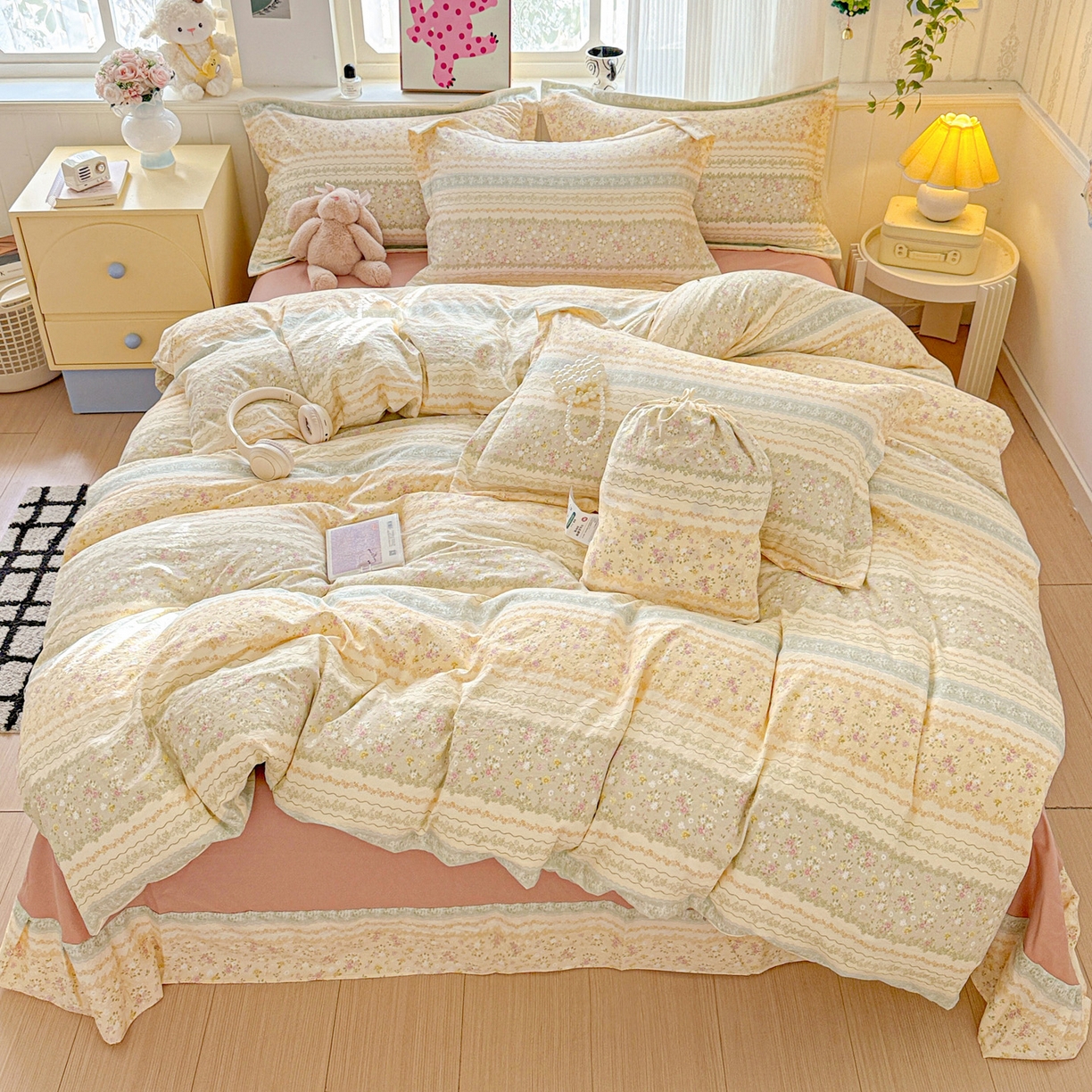 91家纺网 家纺一手货源 找家纺 梦莱斯 2025新款韩国小布袋古法云感棉四件套 花田浪漫