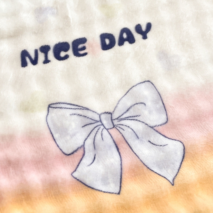 91家纺网 家纺一手货源 找家纺 爱屋及屋 2025新款牛奶泡泡绒印花单床单 床单单件 彩虹蝴蝶结