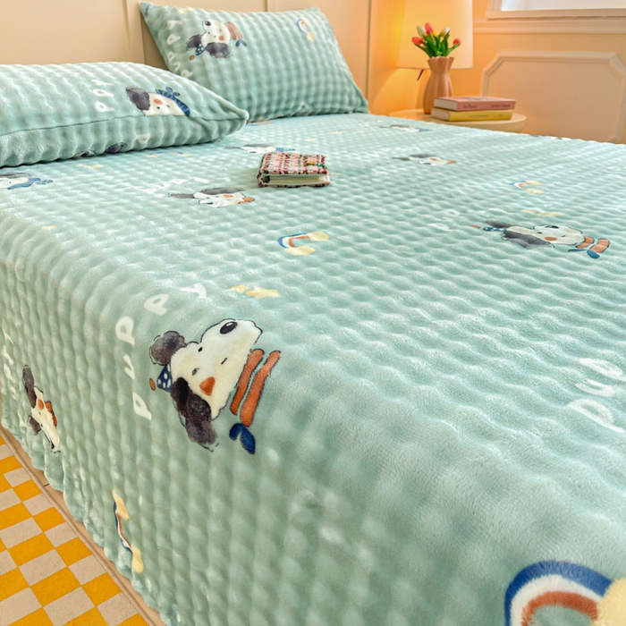 91家纺网 家纺一手货源 找家纺 爱屋及屋 2025新款牛奶泡泡绒印花单床单 床单单件 彩虹小狗