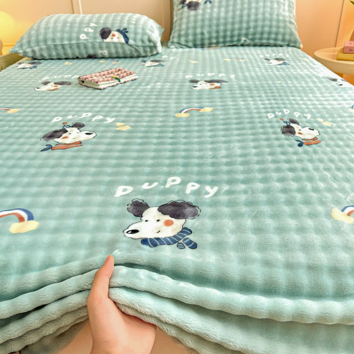 91家纺网 家纺一手货源 找家纺 爱屋及屋 2025新款牛奶泡泡绒印花单床单 床单单件 彩虹小狗