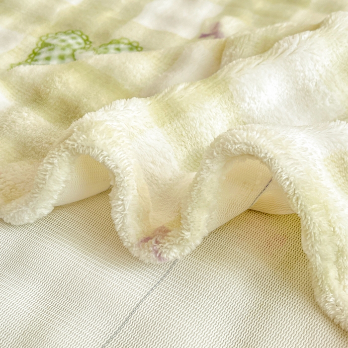 91家纺网 家纺一手货源 找家纺 爱屋及屋 2025新款牛奶泡泡绒印花单床单 床单单件 蝴蝶结-绿