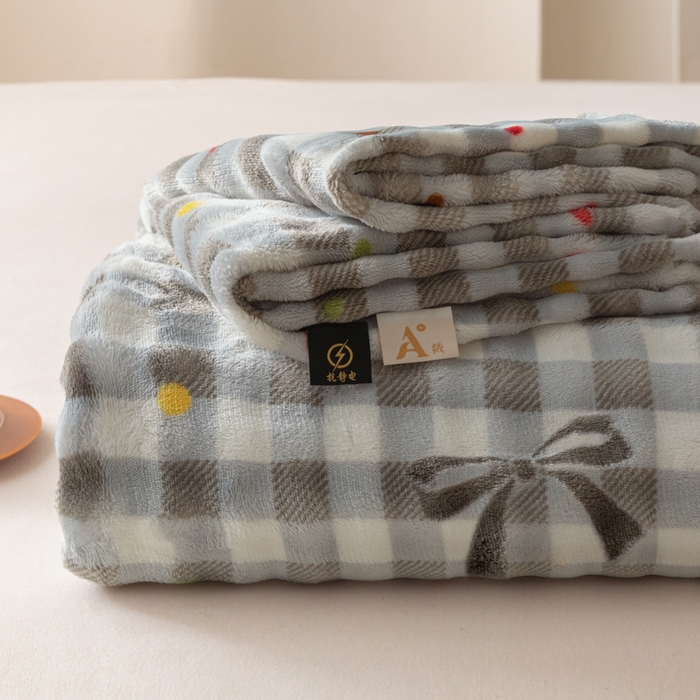 91家纺网 家纺一手货源 找家纺 爱屋及屋 2025新款牛奶泡泡绒印花单床单 床单单件 灰格蝴蝶结