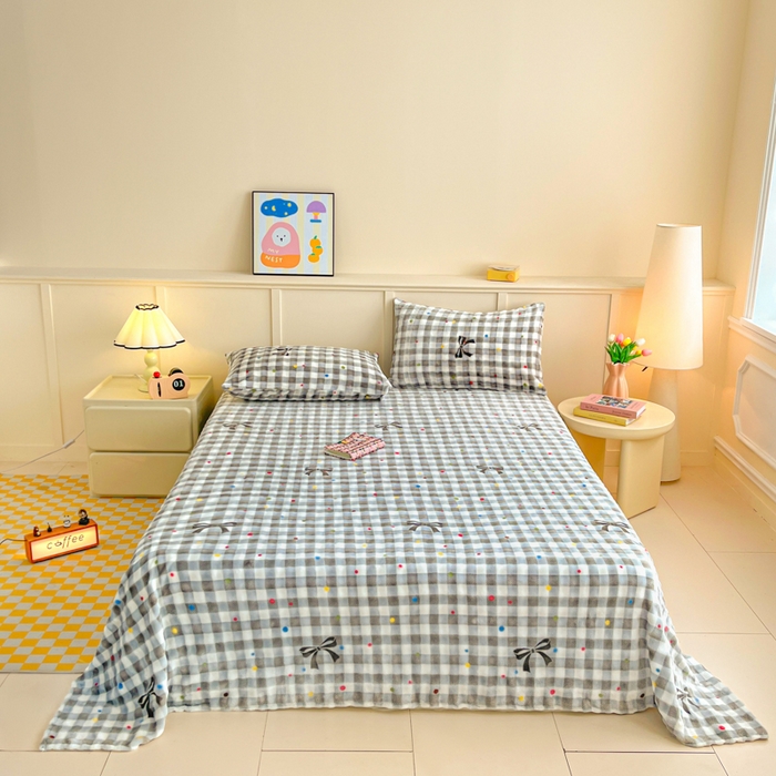 91家纺网 家纺一手货源 找家纺 爱屋及屋 2025新款牛奶泡泡绒印花单床单 床单单件 灰格蝴蝶结