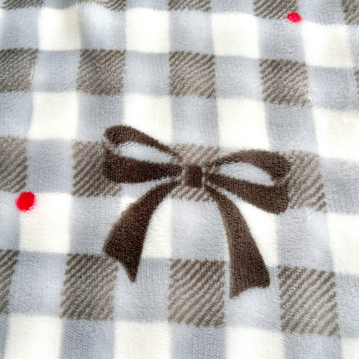 91家纺网 家纺一手货源 找家纺 爱屋及屋 2025新款牛奶泡泡绒印花单床单 床单单件 灰格蝴蝶结