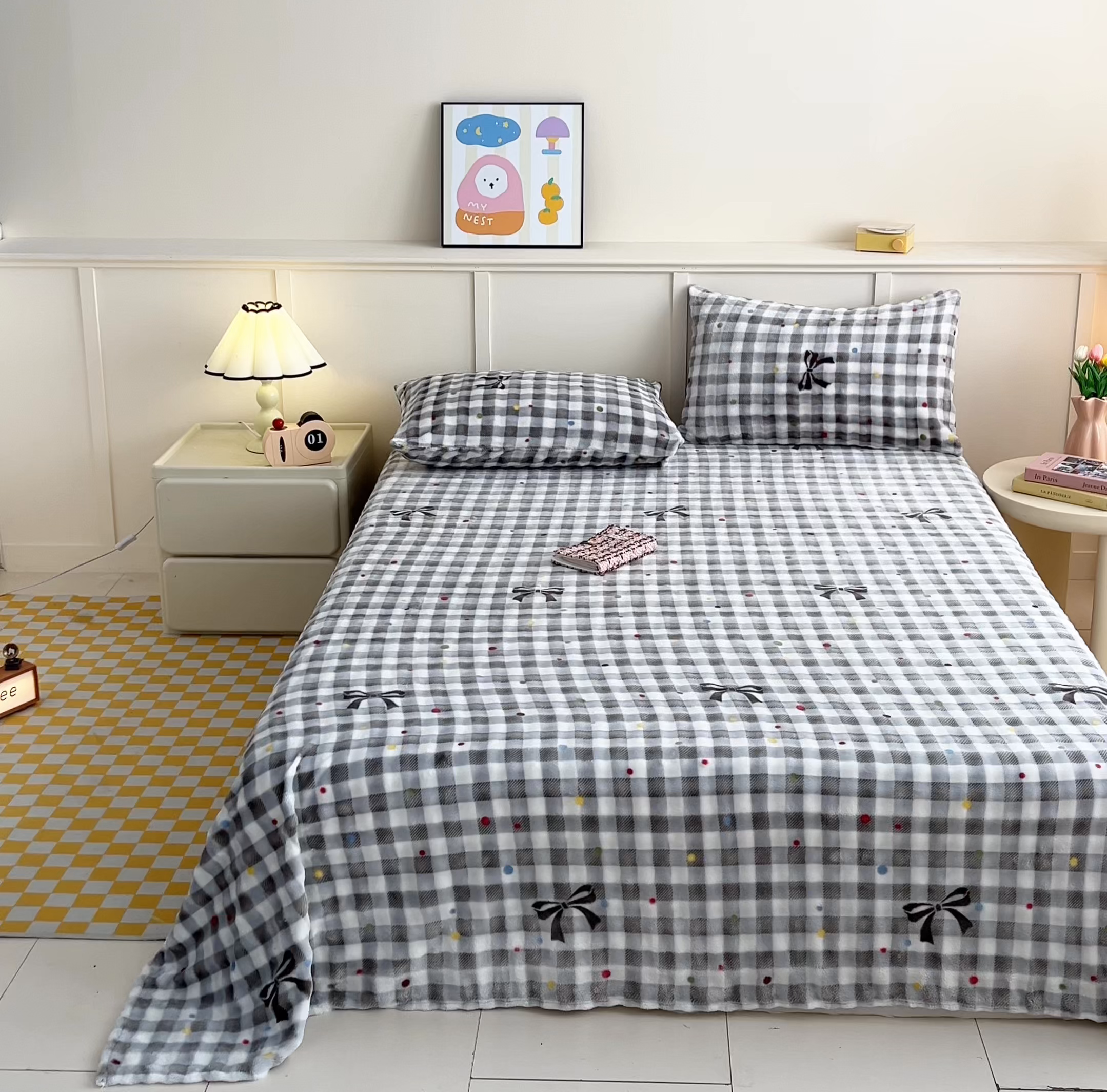 91家纺网 家纺一手货源 找家纺 爱屋及屋 2025新款牛奶泡泡绒印花单床单 床单单件 灰格蝴蝶结