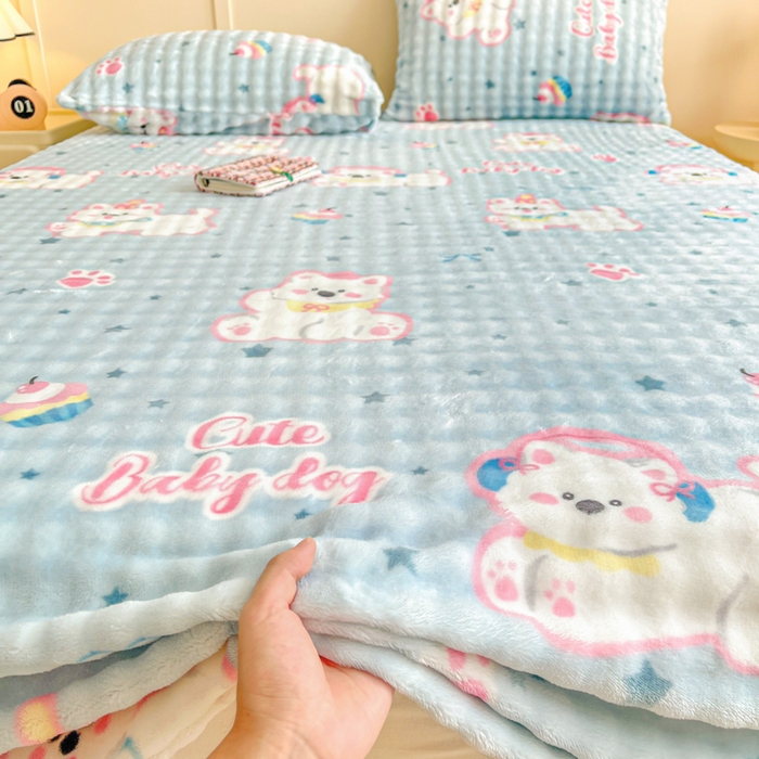 91家纺网 家纺一手货源 找家纺 爱屋及屋 2025新款牛奶泡泡绒印花单床单 床单单件 可爱萌狗