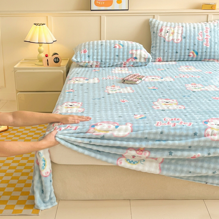 91家纺网 家纺一手货源 找家纺 爱屋及屋 2025新款牛奶泡泡绒印花单床单 床单单件 可爱萌狗