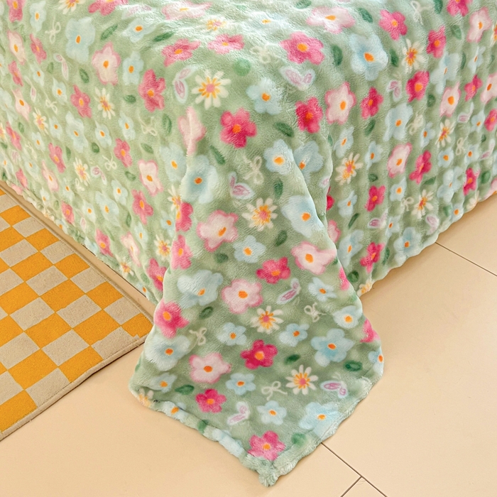 91家纺网 家纺一手货源 找家纺 爱屋及屋 2025新款牛奶泡泡绒印花单床单 床单单件 绿底小花