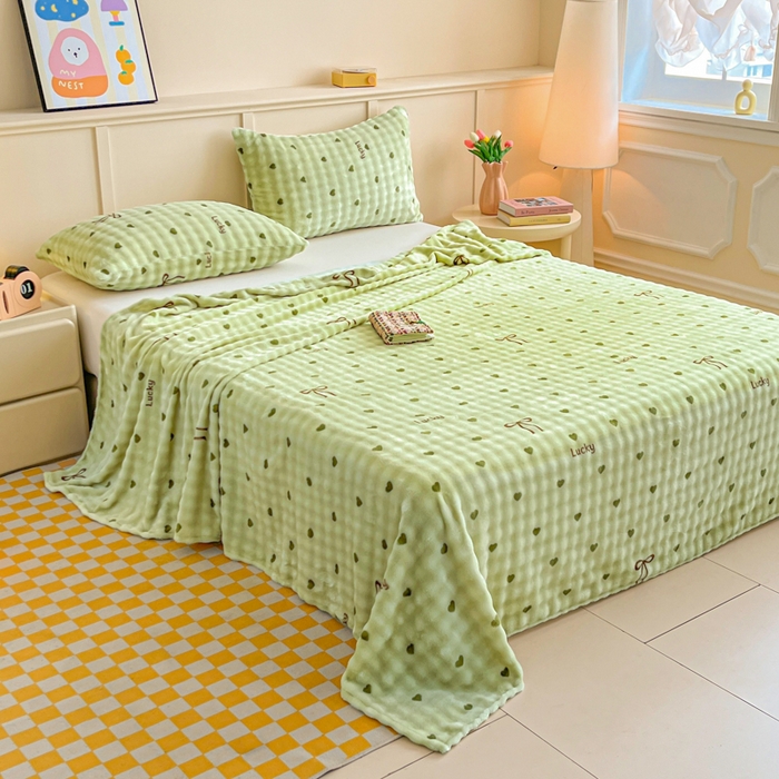 91家纺网 家纺一手货源 找家纺 爱屋及屋 2025新款牛奶泡泡绒印花单床单 床单单件 绿色爱心