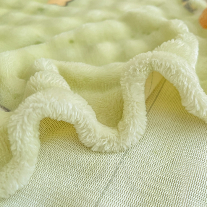 91家纺网 家纺一手货源 找家纺 爱屋及屋 2025新款牛奶泡泡绒印花单床单 床单单件 睡梦小熊