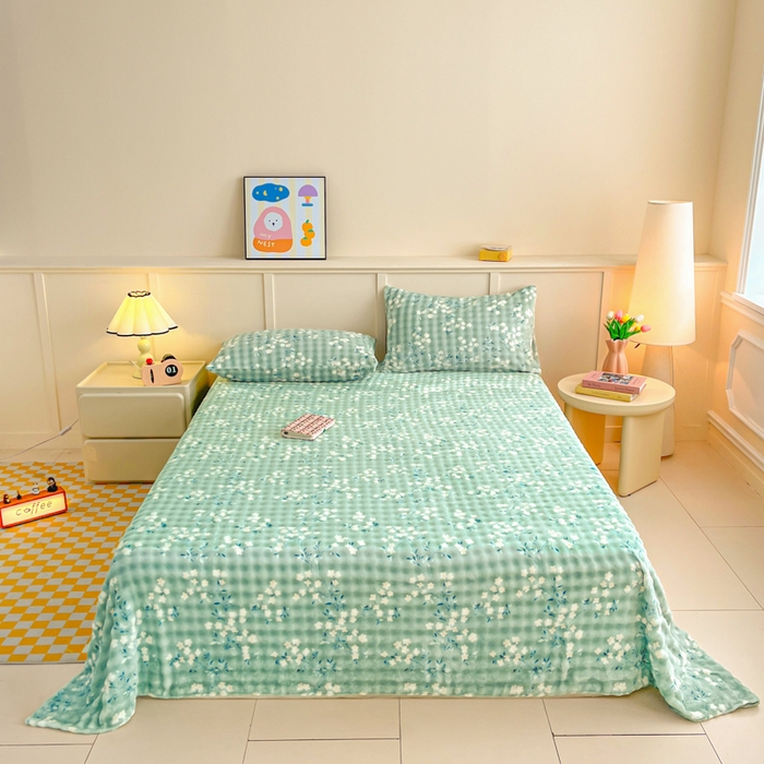 91家纺网 家纺一手货源 找家纺 爱屋及屋 2025新款牛奶泡泡绒印花单床单 床单单件 碎花绿萌