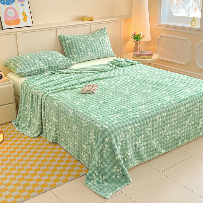 91家纺网 家纺一手货源 找家纺 爱屋及屋 2025新款牛奶泡泡绒印花单床单 床单单件 碎花绿萌