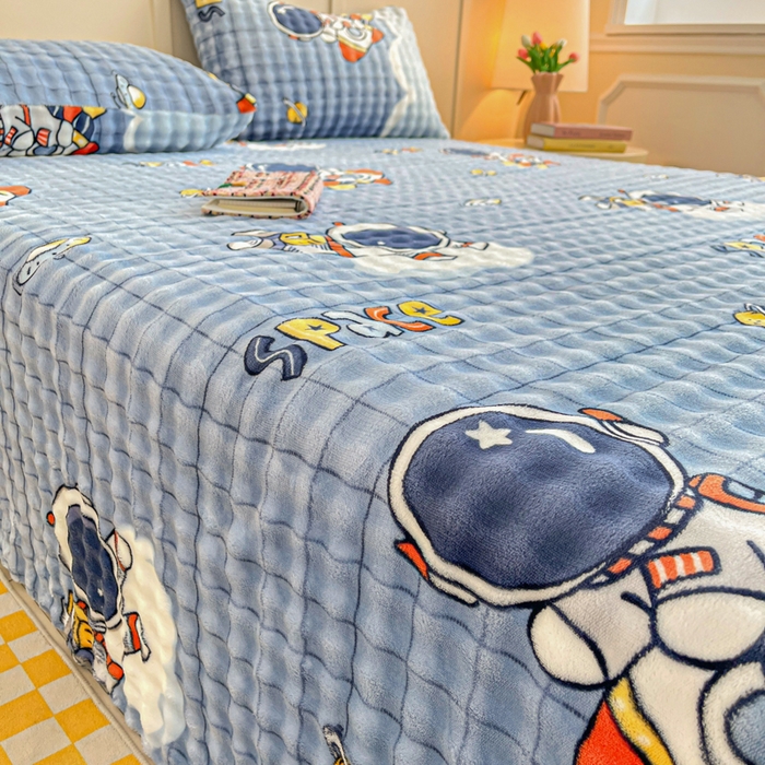 91家纺网 家纺一手货源 找家纺 爱屋及屋 2025新款牛奶泡泡绒印花单床单 床单单件 星际太空