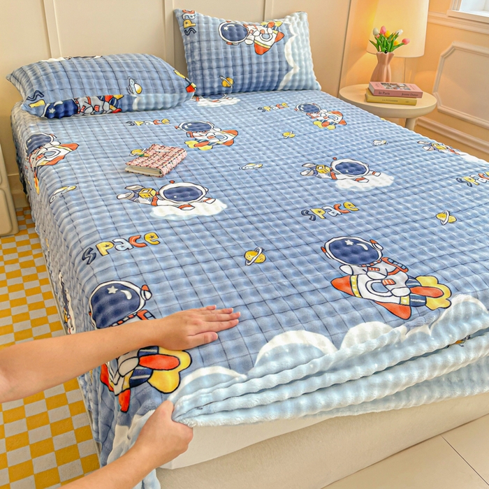 91家纺网 家纺一手货源 找家纺 爱屋及屋 2025新款牛奶泡泡绒印花单床单 床单单件 星际太空