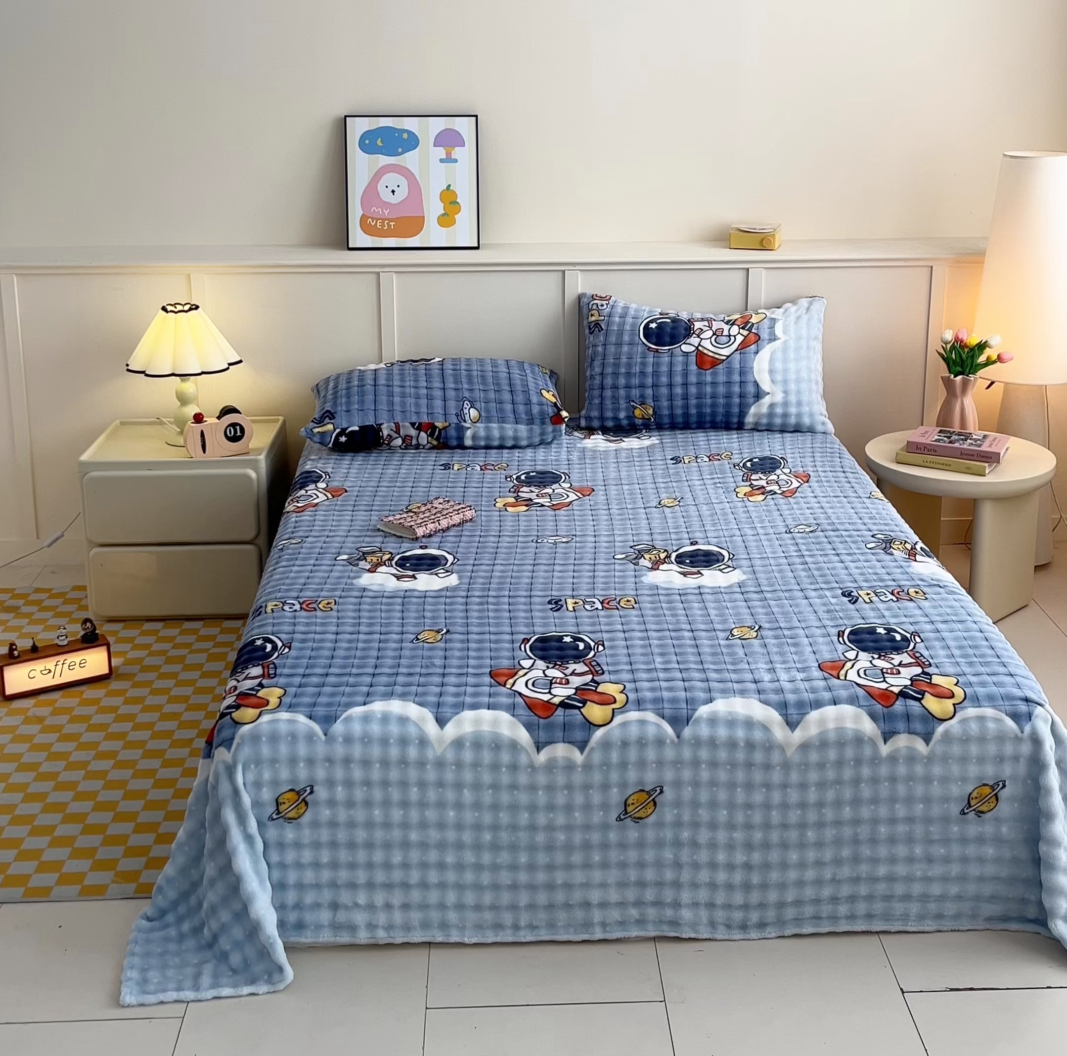 91家纺网 家纺一手货源 找家纺 爱屋及屋 2025新款牛奶泡泡绒印花单床单 床单单件 星际太空