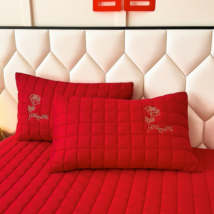 91家纺网 家纺一手货源 找家纺 七仙女家纺 2025新款轻奢婚庆高克重水洗磨毛夹棉床裙单床裙床裙单件床裙三件套 花开并蒂