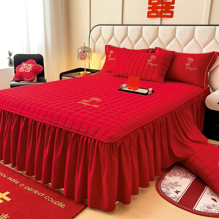 91家纺网 家纺一手货源 找家纺 七仙女家纺 2025新款轻奢婚庆高克重水洗磨毛夹棉床裙单床裙床裙单件床裙三件套 花开并蒂