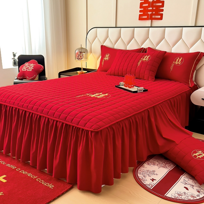 91家纺网 家纺一手货源 找家纺 七仙女家纺 2025新款轻奢婚庆高克重水洗磨毛夹棉床裙单床裙床裙单件床裙三件套 吾家有喜