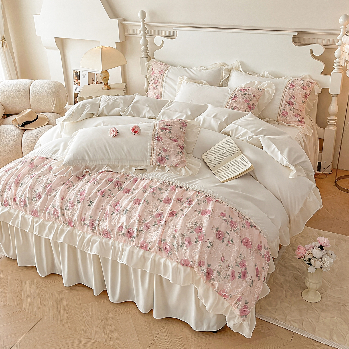 91家纺网 家纺一手货源 找家纺 （总）富宁家纺 2025新款蕾丝刺绣数码印花款四件套-浅影玫瑰