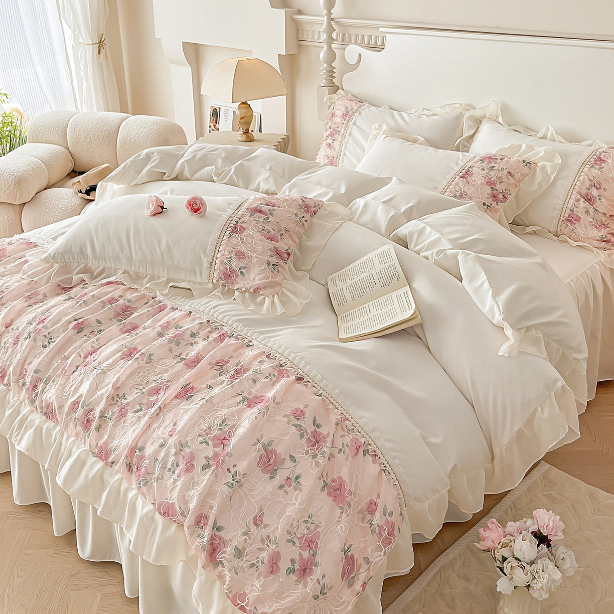 91家纺网 家纺一手货源 找家纺 （总）富宁家纺 2025新款蕾丝刺绣数码印花款四件套-浅影玫瑰