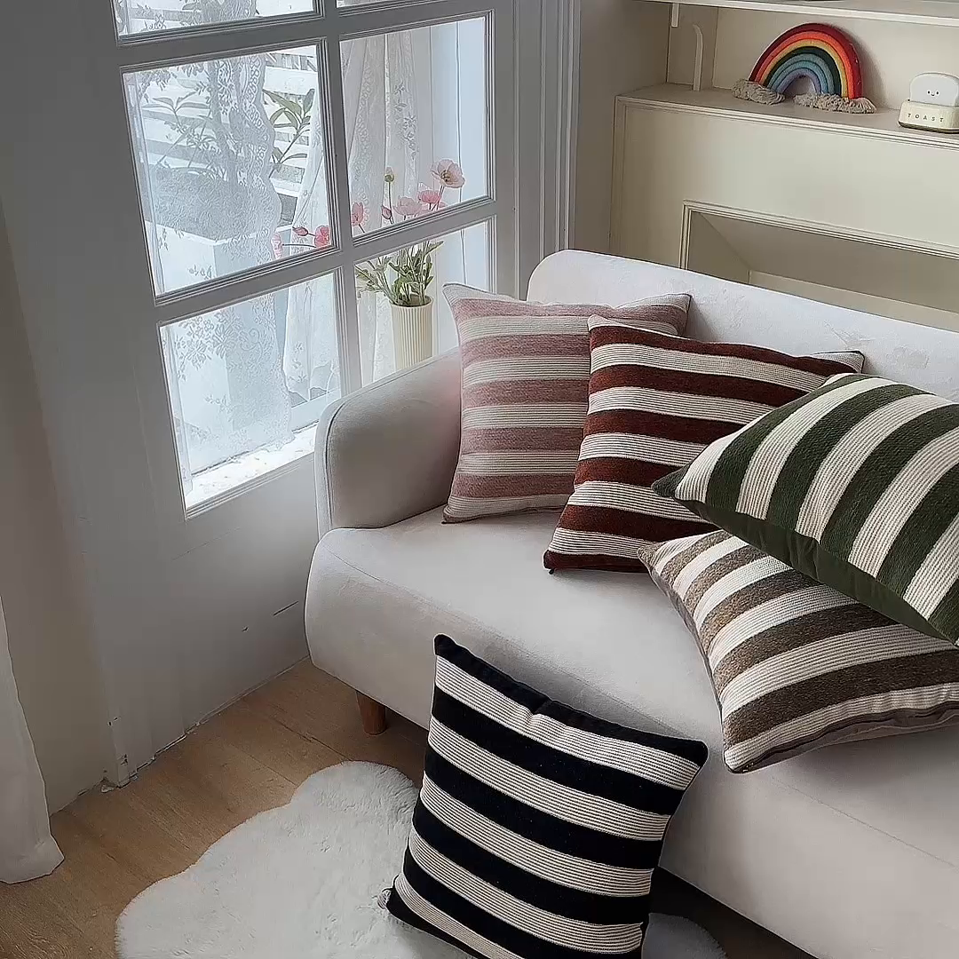 91家纺网 家纺一手货源 找家纺 （总）新奇异 2025新款雪尼尔条纹抱枕