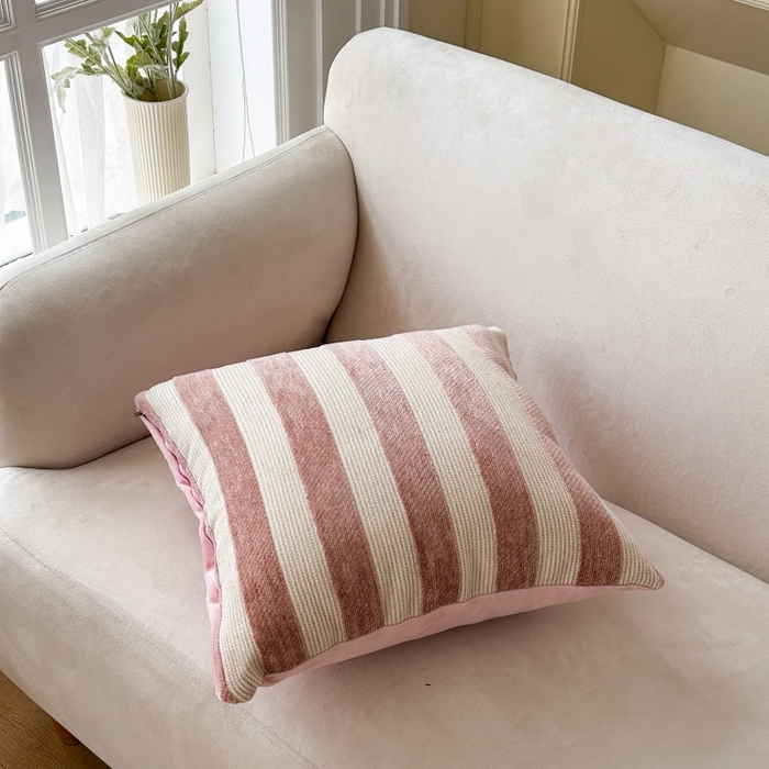 91家纺网 家纺一手货源 找家纺 新奇异 2025新款雪尼尔条纹抱枕 粉色