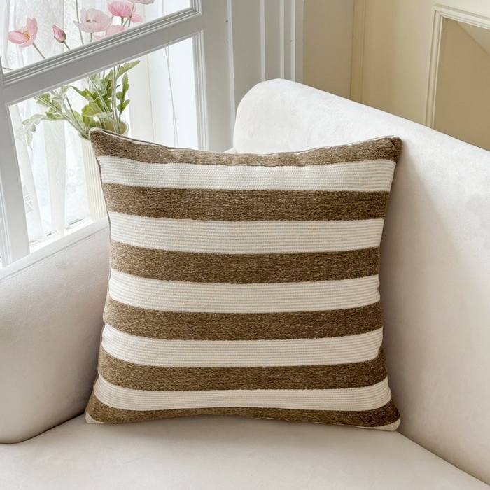 新奇异 2025新款雪尼尔条纹抱枕 卡其