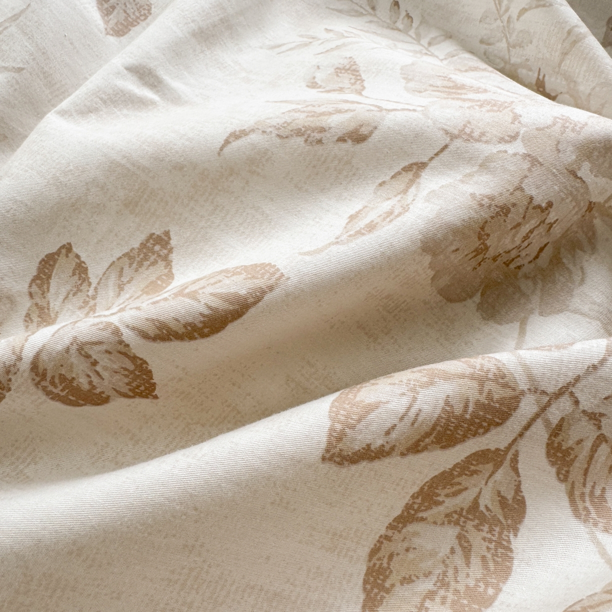 91家纺网 家纺一手货源 找家纺 优彩 2025新款13372碎花系列全棉四件套风林下