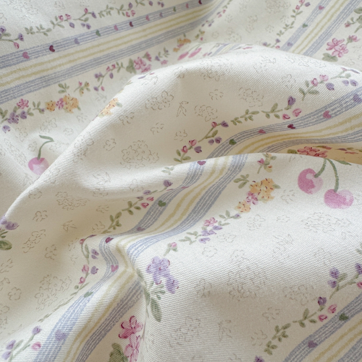 91家纺网 家纺一手货源 找家纺 优彩 2025新款13372碎花系列全棉四件套花未央