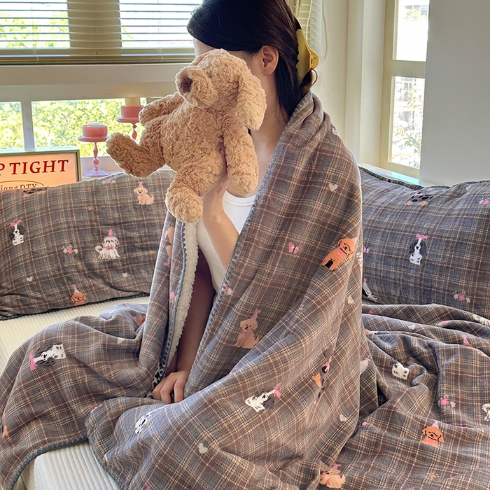 繁花家居 2025英伦风高克重羊羔绒牛奶绒贝壳边毛毯毯子 灰格萌犬