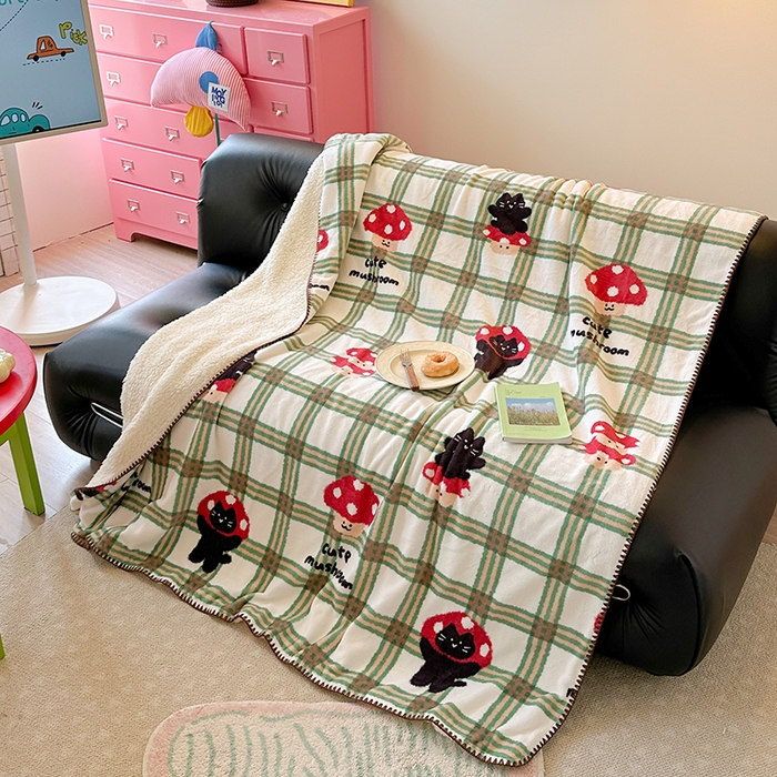 91家纺网 家纺一手货源 找家纺 繁花家居 2025英伦风高克重羊羔绒牛奶绒贝壳边毛毯毯子 蘑趣猫影