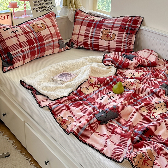 91家纺网 家纺一手货源 找家纺 繁花家居 2025英伦风高克重羊羔绒牛奶绒贝壳边毛毯毯子 甜梦喵趣