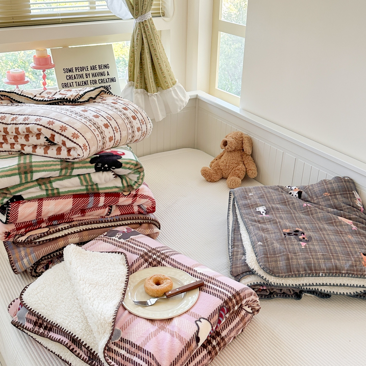 91家纺网 家纺一手货源 找家纺 繁花家居 2025英伦风高克重羊羔绒牛奶绒贝壳边毛毯毯子 组合图仅供参考不可下单