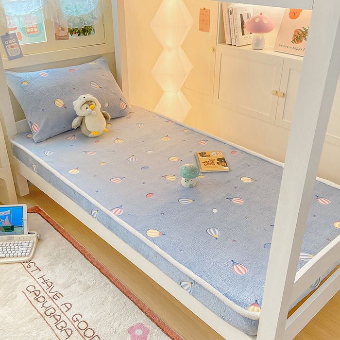 91家纺网 家纺一手货源 找家纺 眠势力 2025新款250g双面绒学生床笠单件三件套宿舍上下铺刺绣款牛奶绒床垫保护套 热气球【双面绒刺绣款】